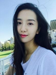 许龄月13岁生活照,许龄月生活照中的纯真岁月